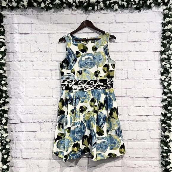 Taylor Size 12 Fit & Flare Dress Green Sleeveless Floral Pattern Lined Pleated - Picture 1 of 12